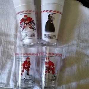 Detroit Red Wing 2002 hockey playoff glasses